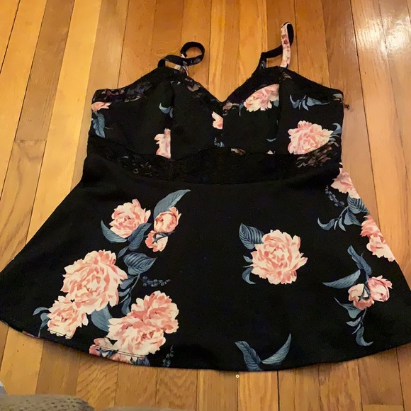 torrid Tops - Torrid size one rose lace cami